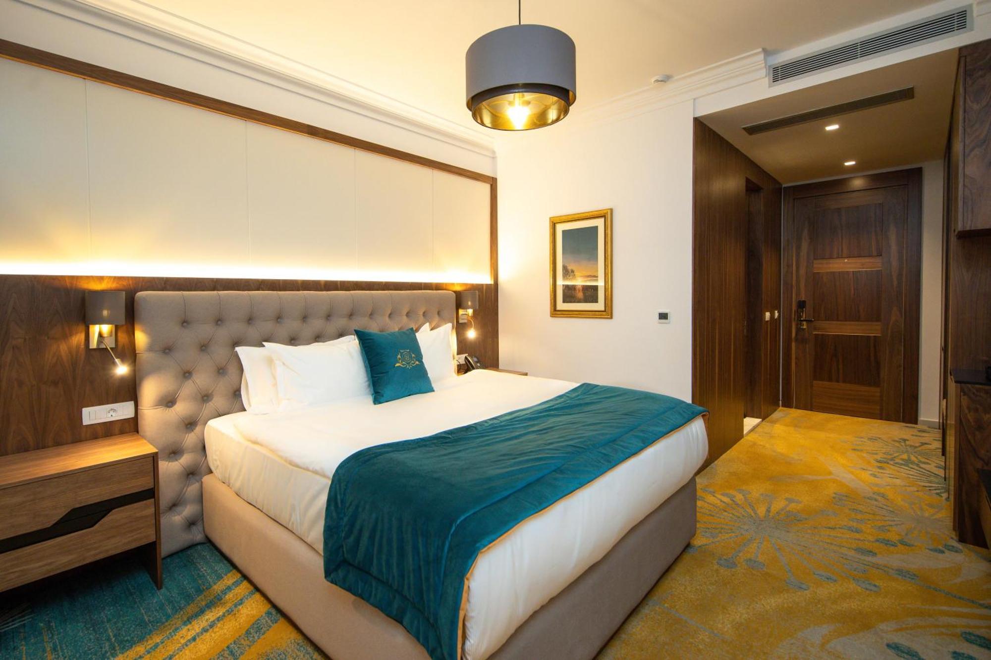 Grand Hotel Belushi Boge Екстериор снимка