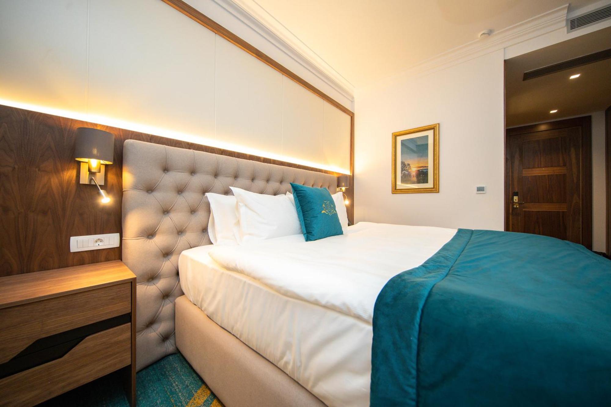 Grand Hotel Belushi Boge Екстериор снимка