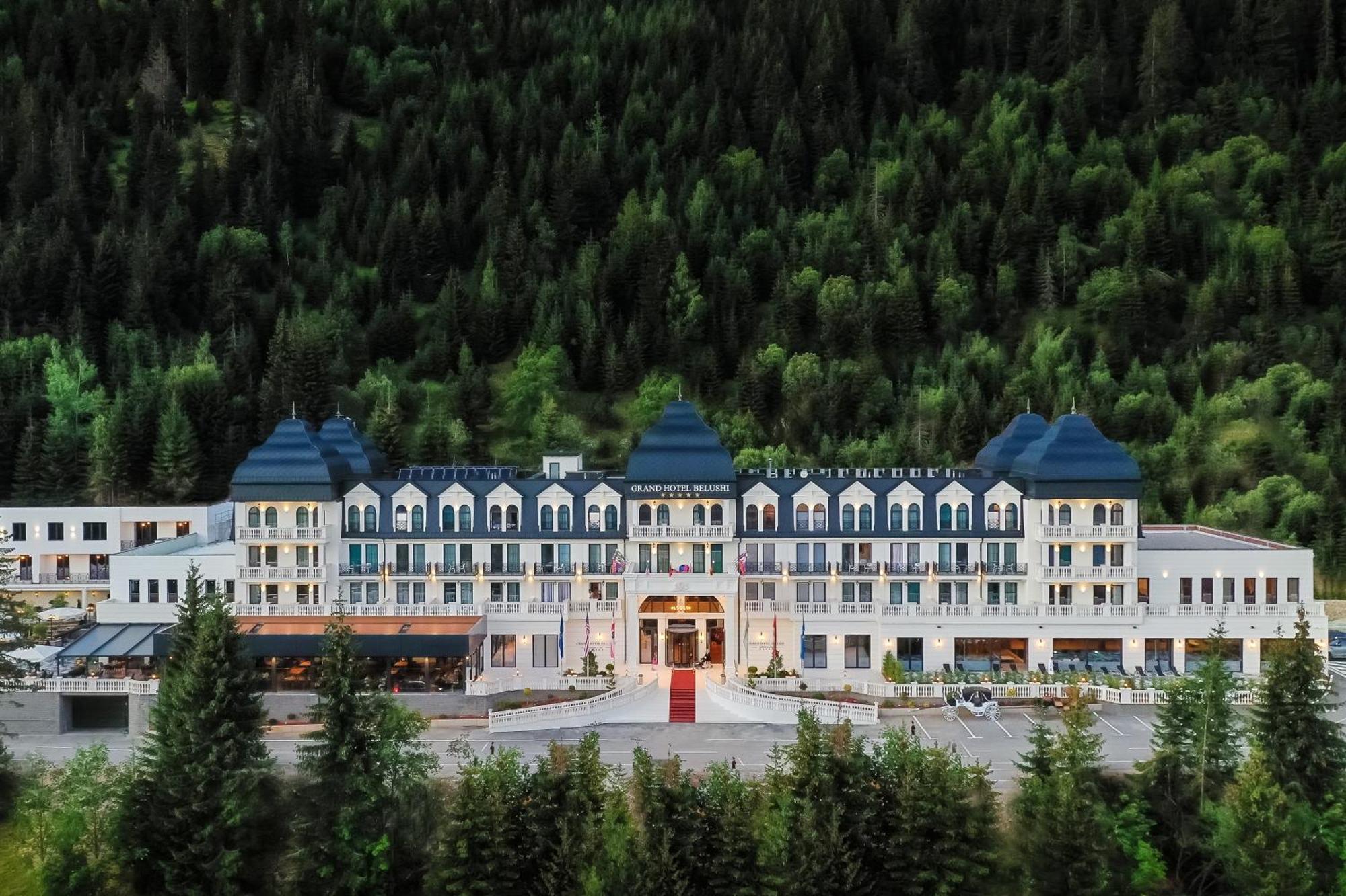 Grand Hotel Belushi Boge Екстериор снимка
