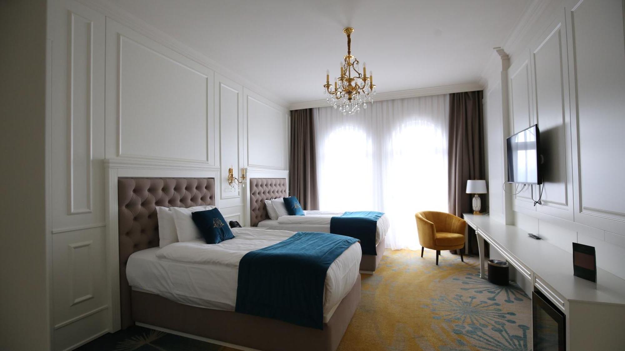 Grand Hotel Belushi Boge Екстериор снимка