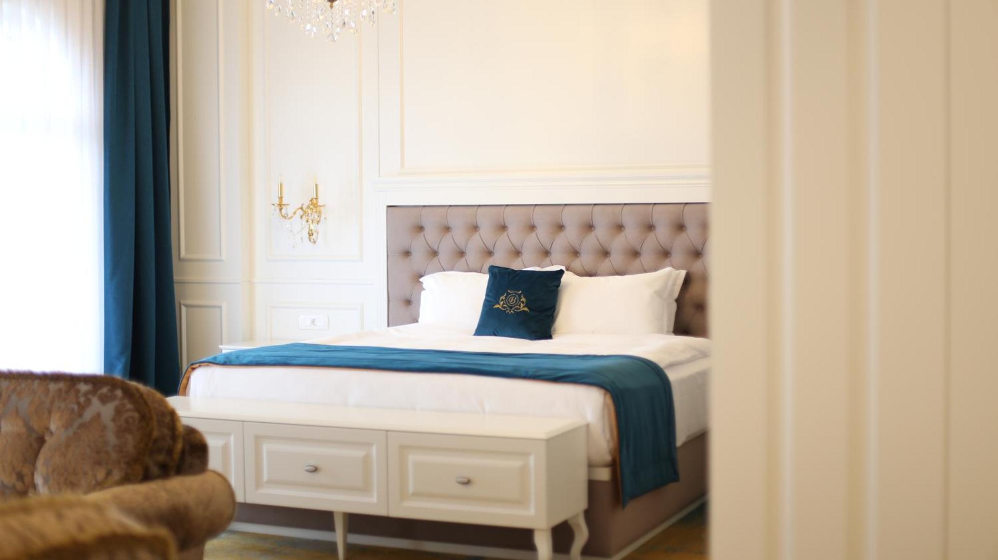 Grand Hotel Belushi Boge Екстериор снимка