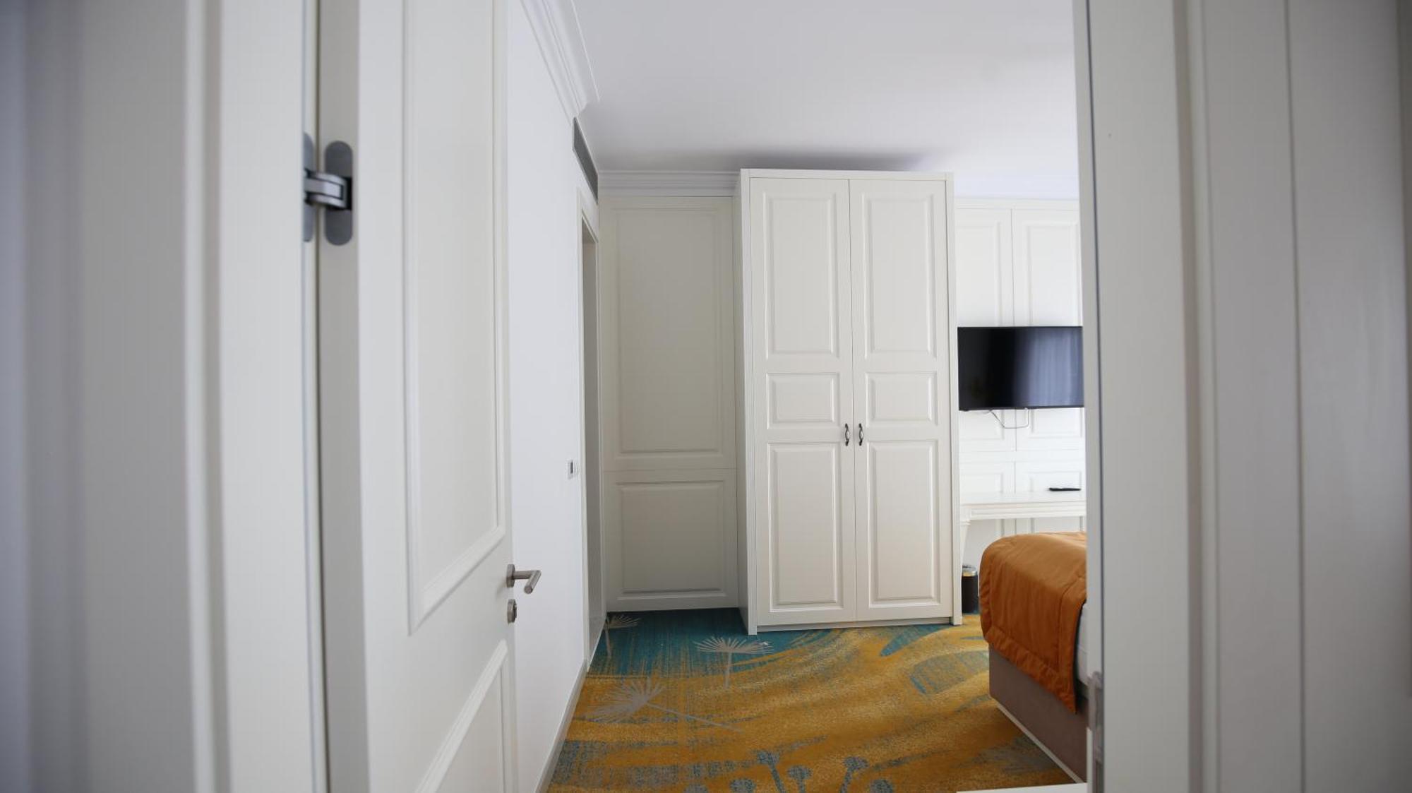 Grand Hotel Belushi Boge Екстериор снимка