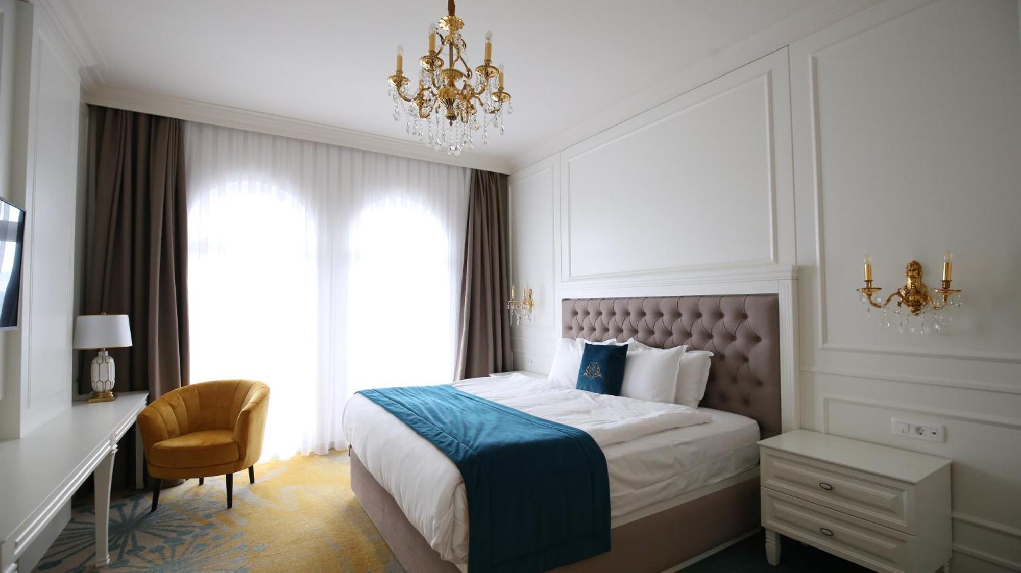 Grand Hotel Belushi Boge Екстериор снимка