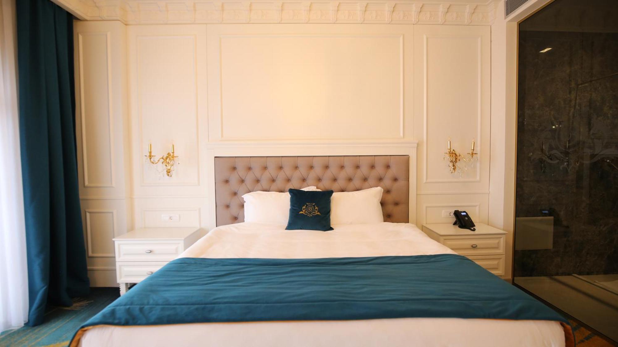 Grand Hotel Belushi Boge Екстериор снимка