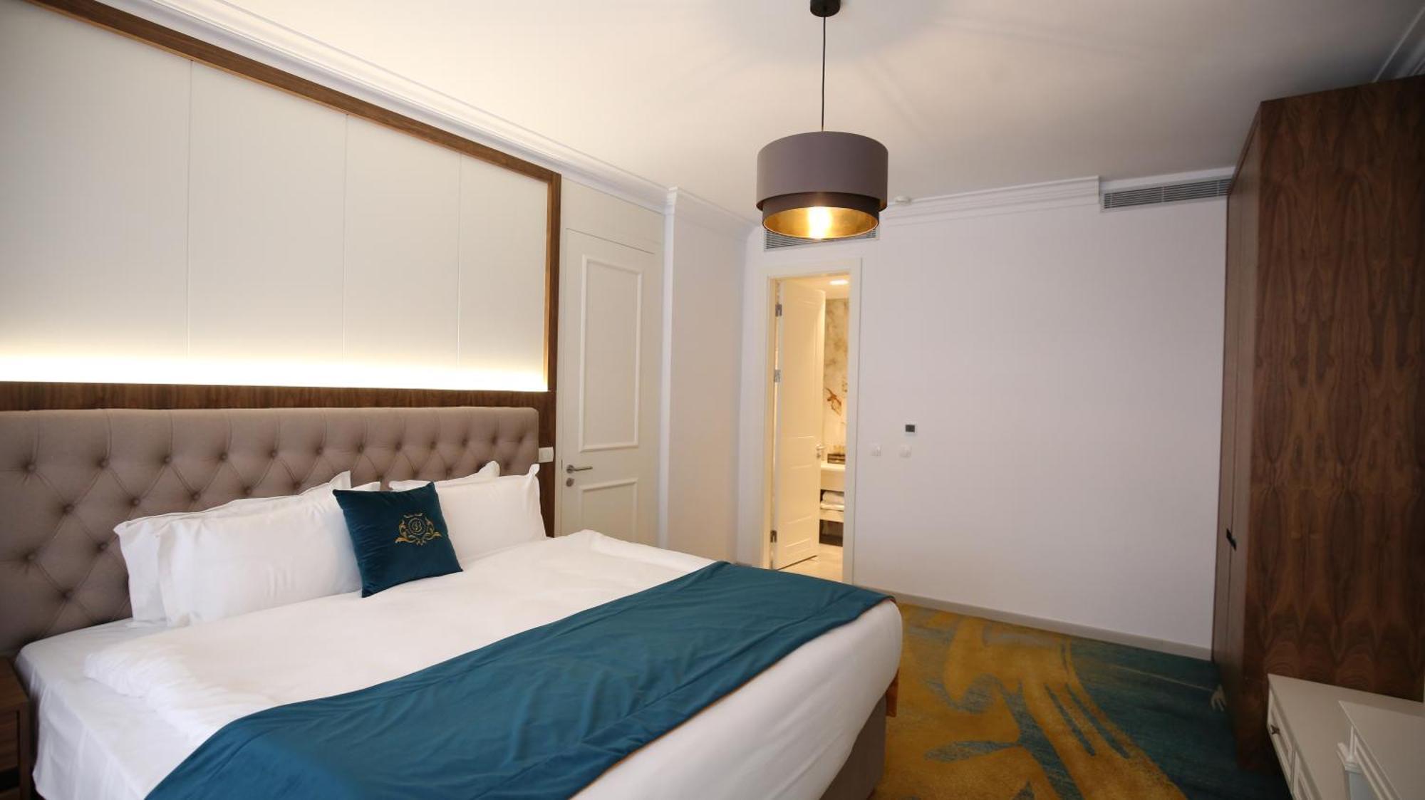 Grand Hotel Belushi Boge Екстериор снимка