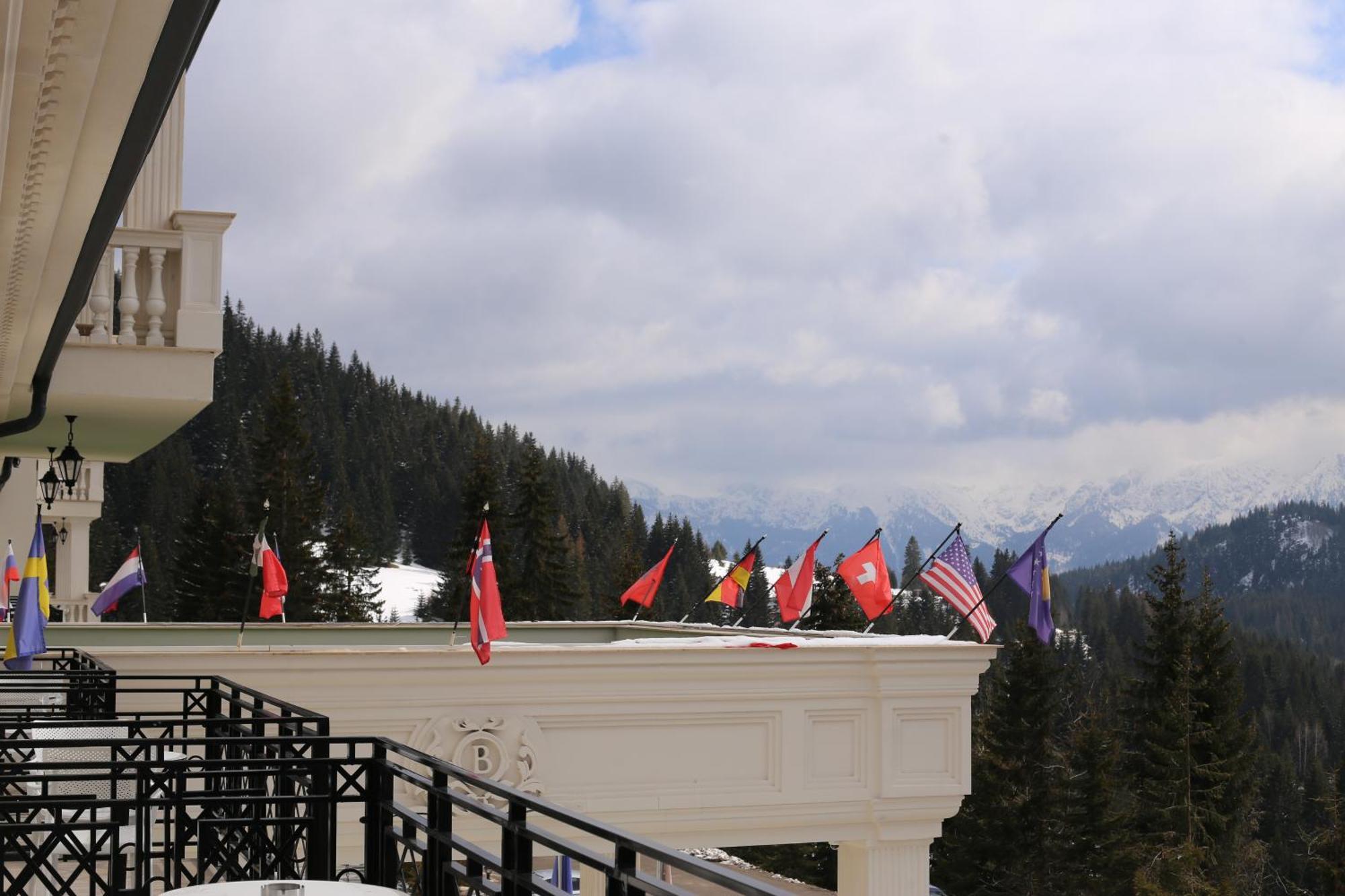 Grand Hotel Belushi Boge Екстериор снимка