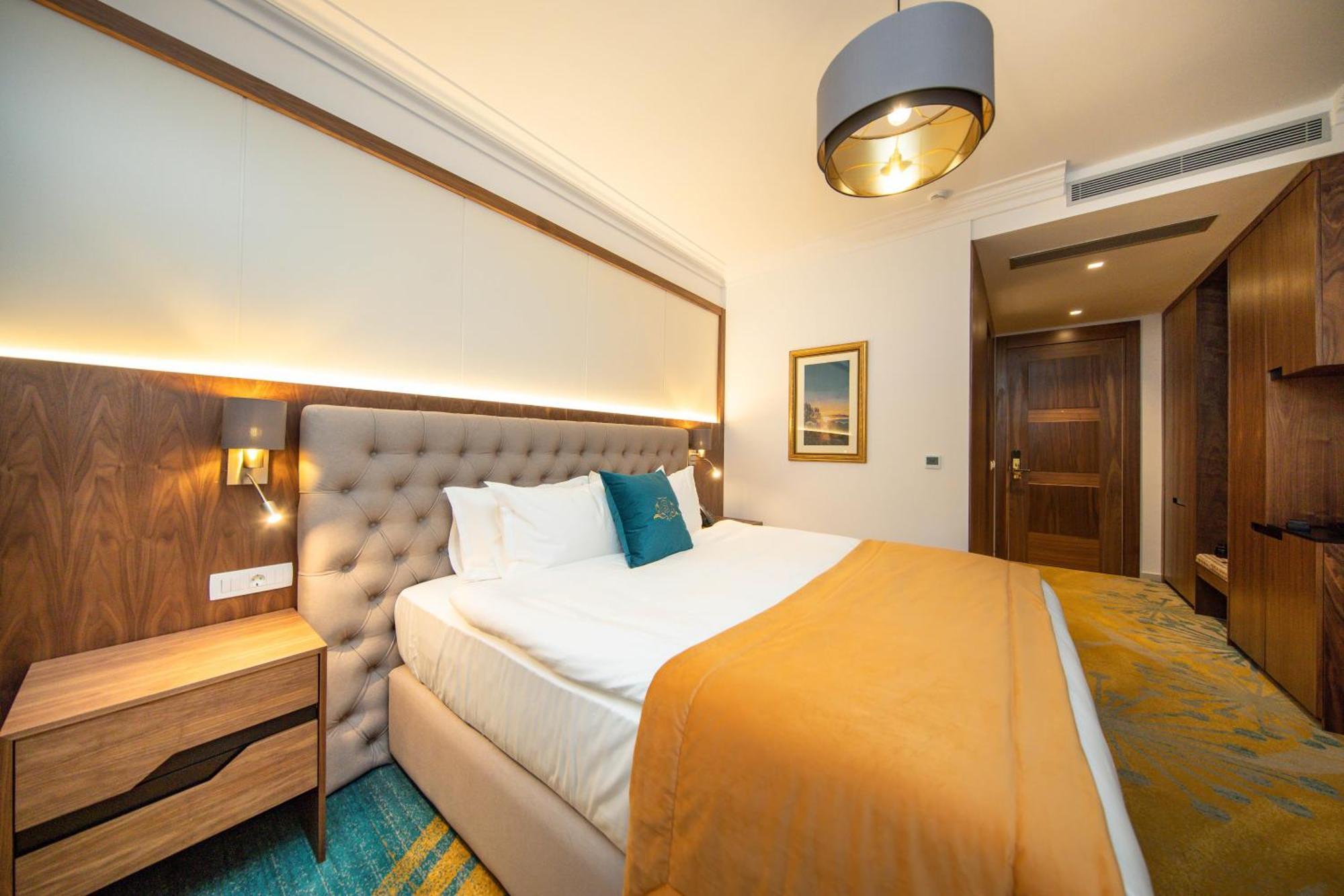Grand Hotel Belushi Boge Екстериор снимка