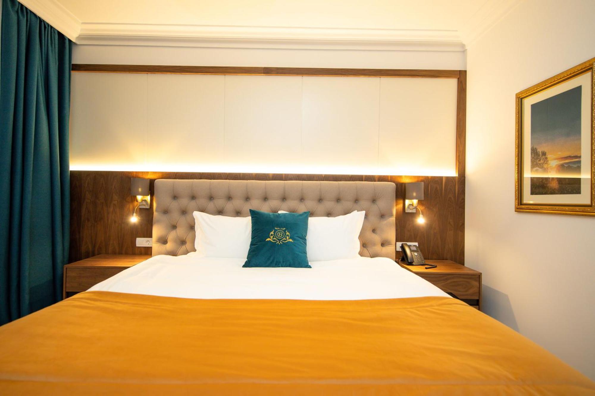 Grand Hotel Belushi Boge Екстериор снимка