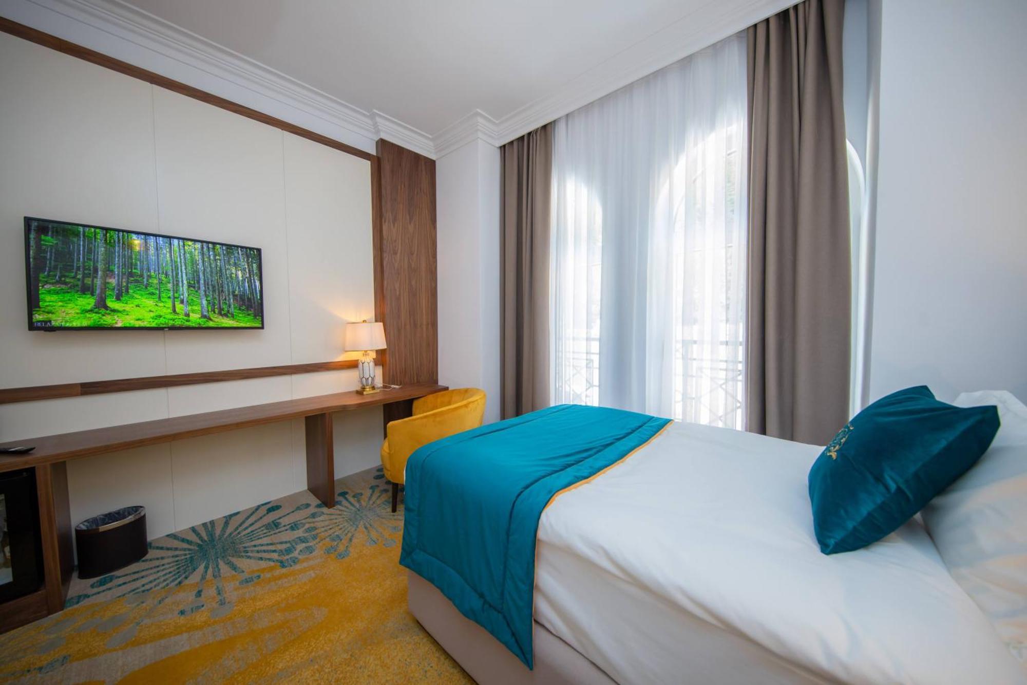 Grand Hotel Belushi Boge Екстериор снимка