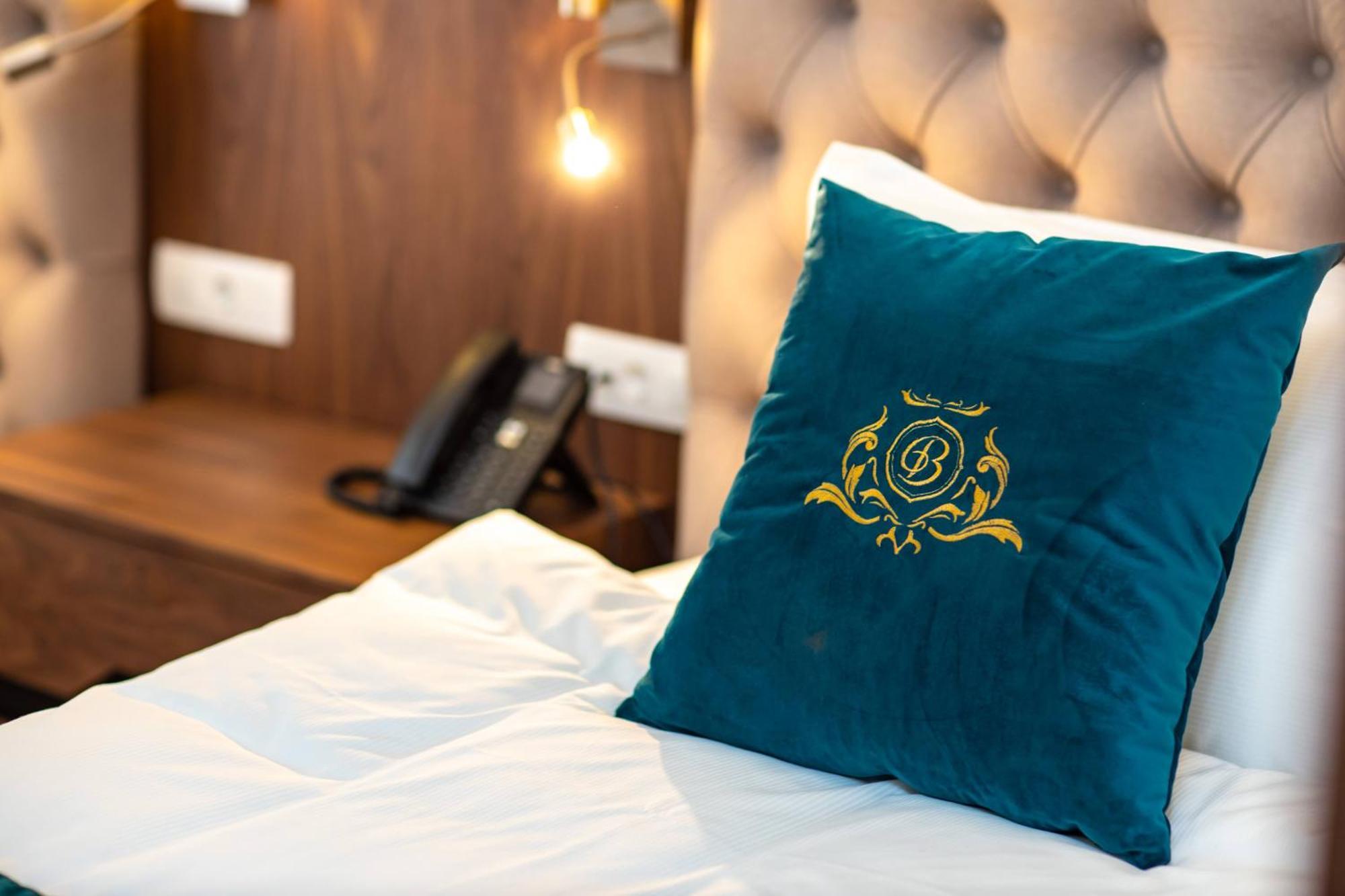Grand Hotel Belushi Boge Екстериор снимка