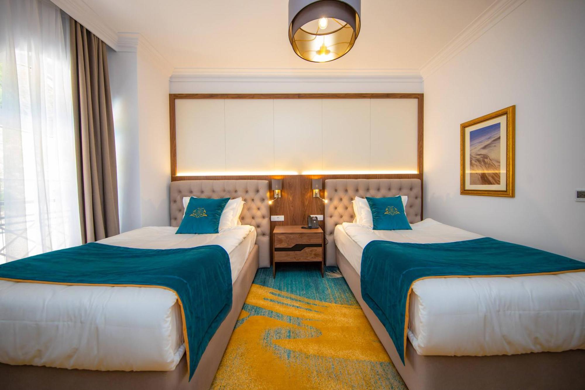 Grand Hotel Belushi Boge Екстериор снимка