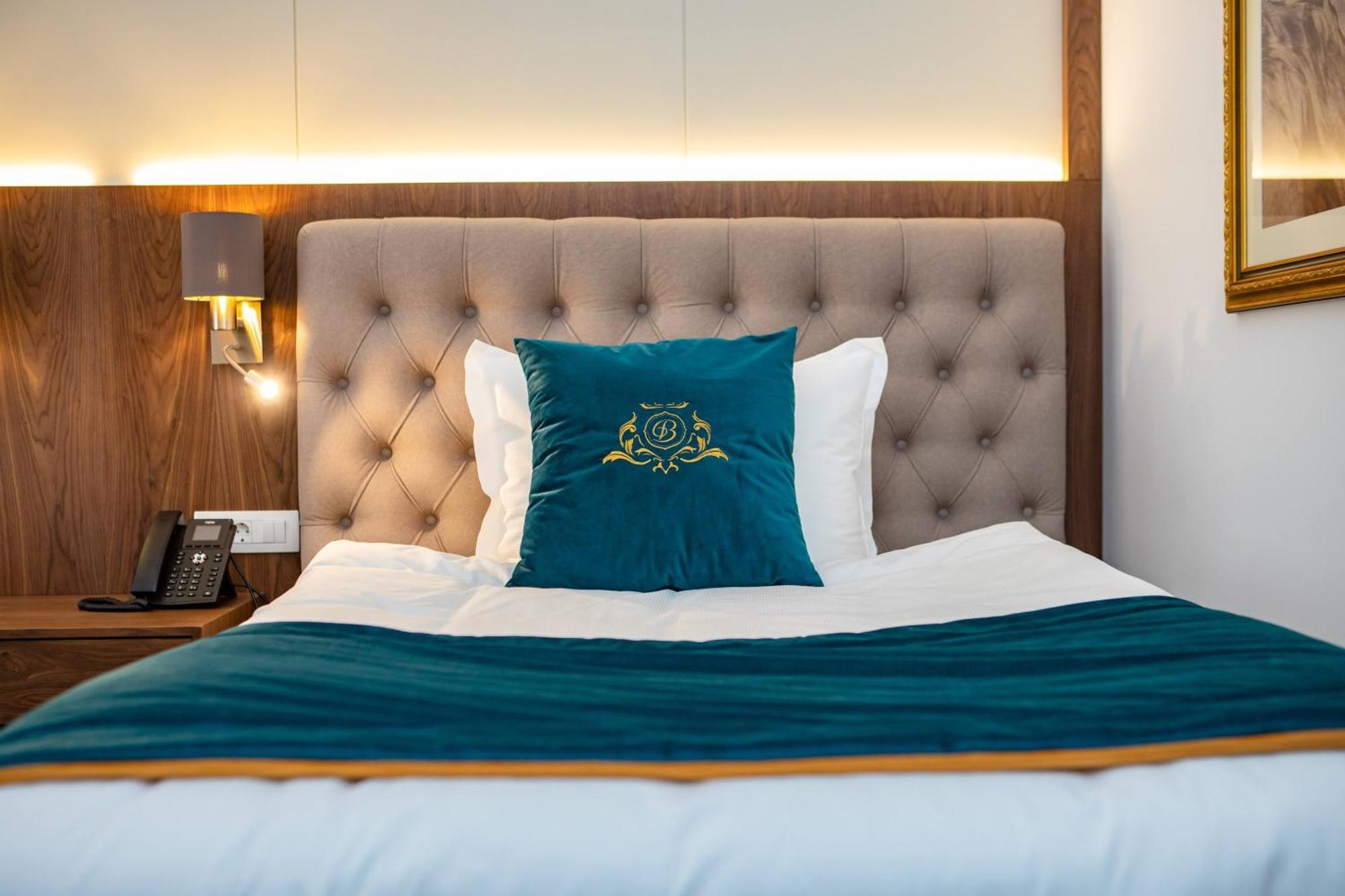 Grand Hotel Belushi Boge Екстериор снимка